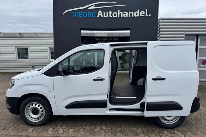 Hvid Opel Combo-e fra 2025