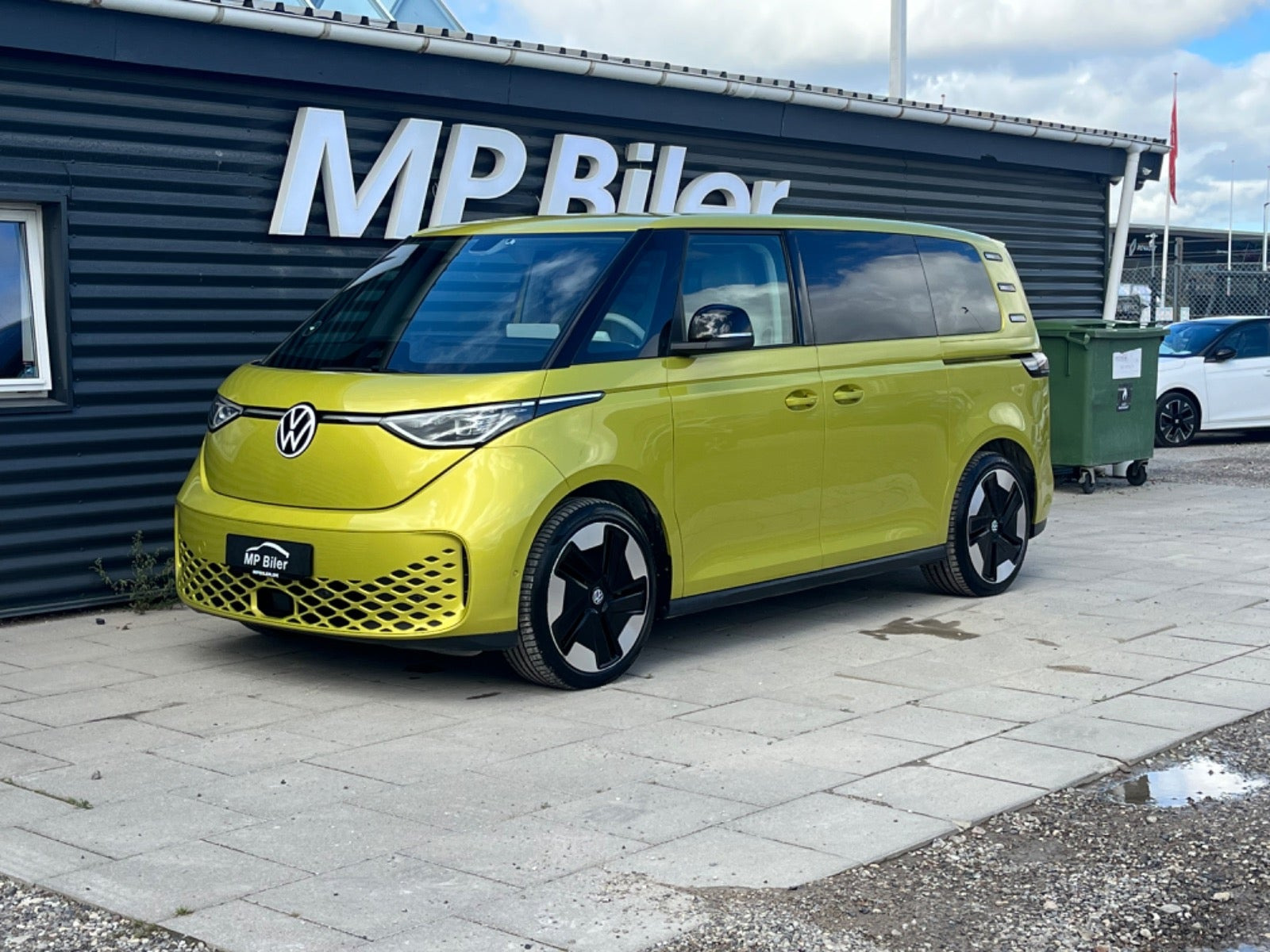 Gul VW ID.Buzz fra 2024