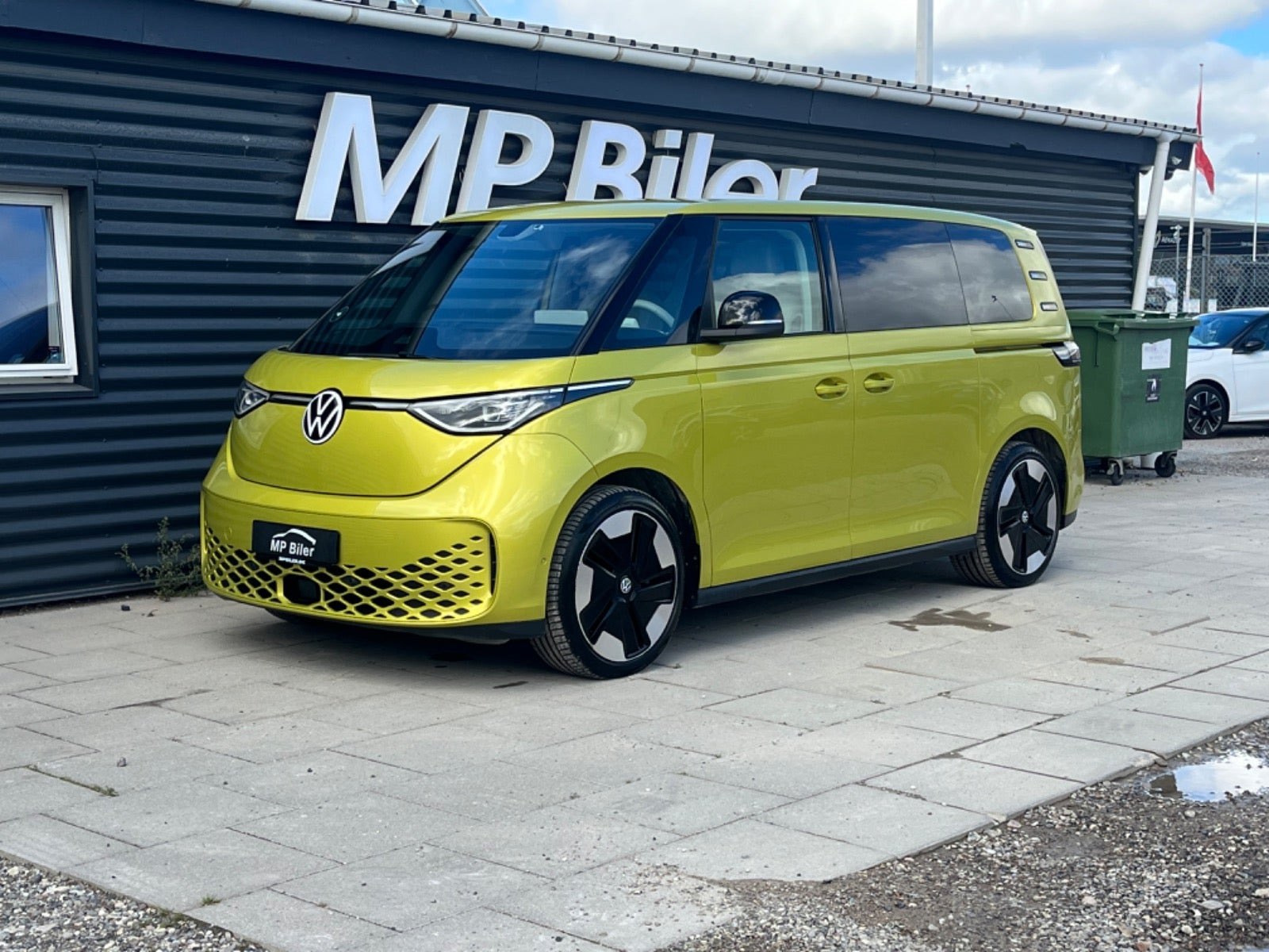 Gul VW ID.Buzz fra 2024