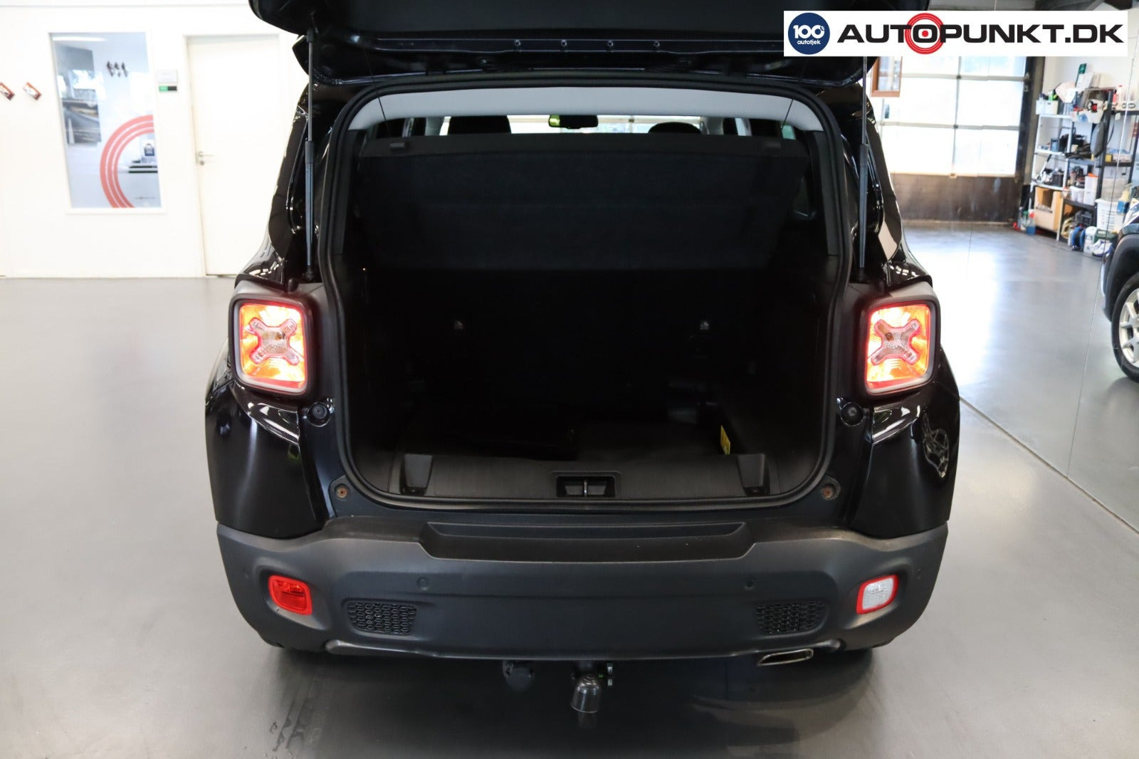 Sort Jeep Renegade fra 2020