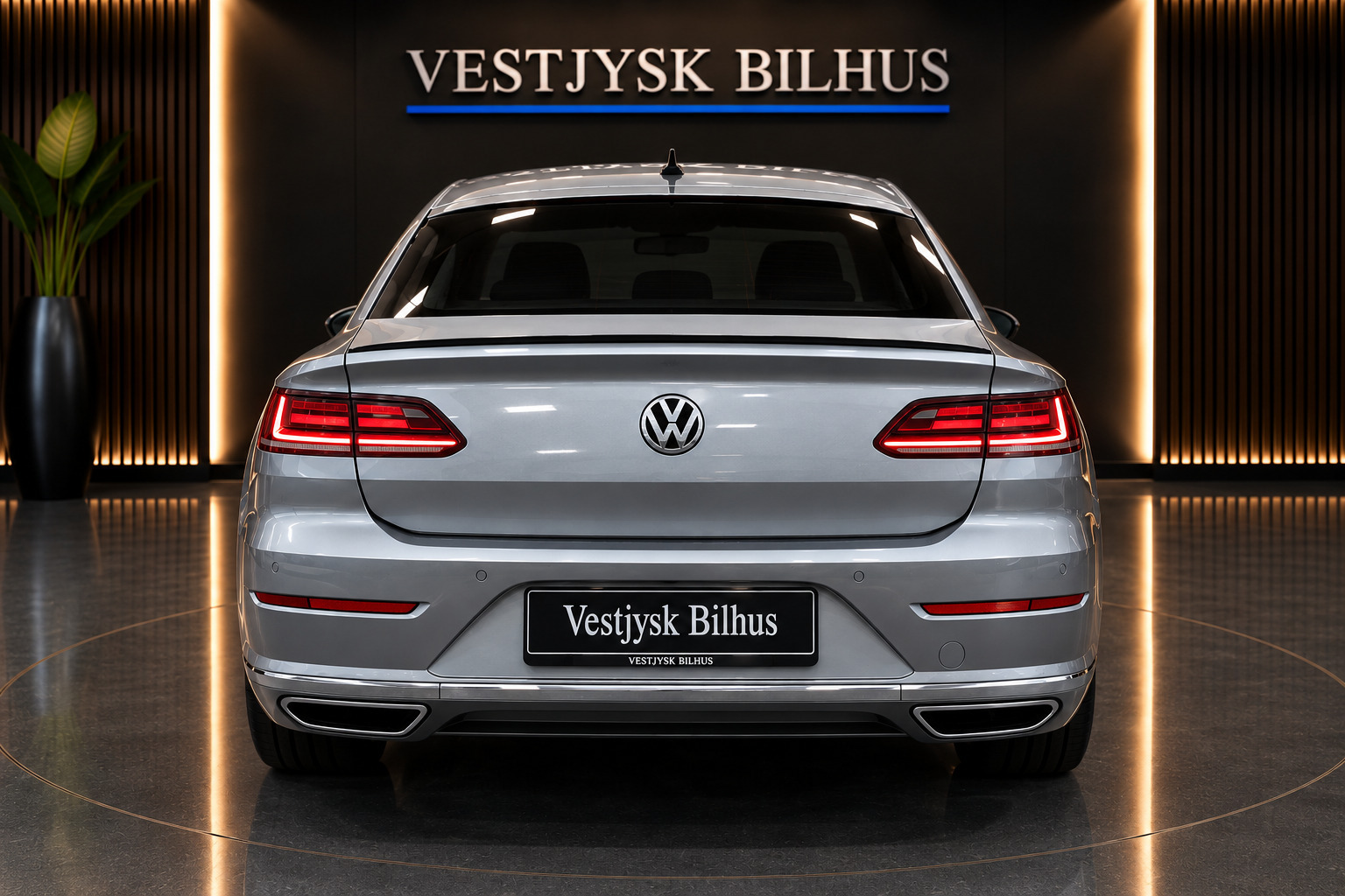 Sølv VW Arteon fra 2018