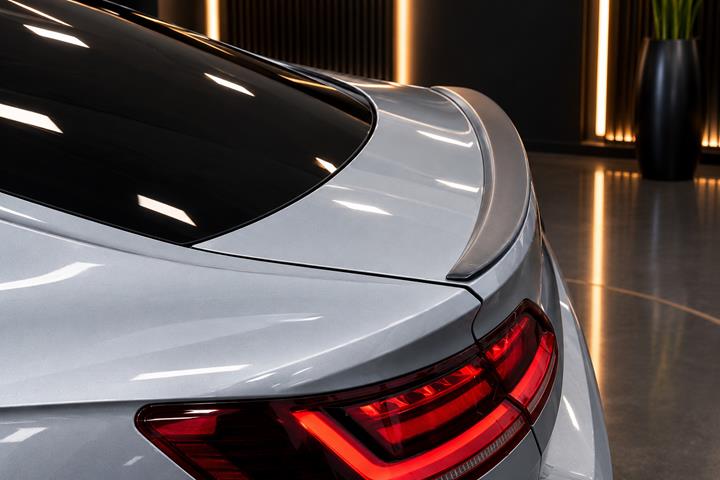 Sølv VW Arteon fra 2018