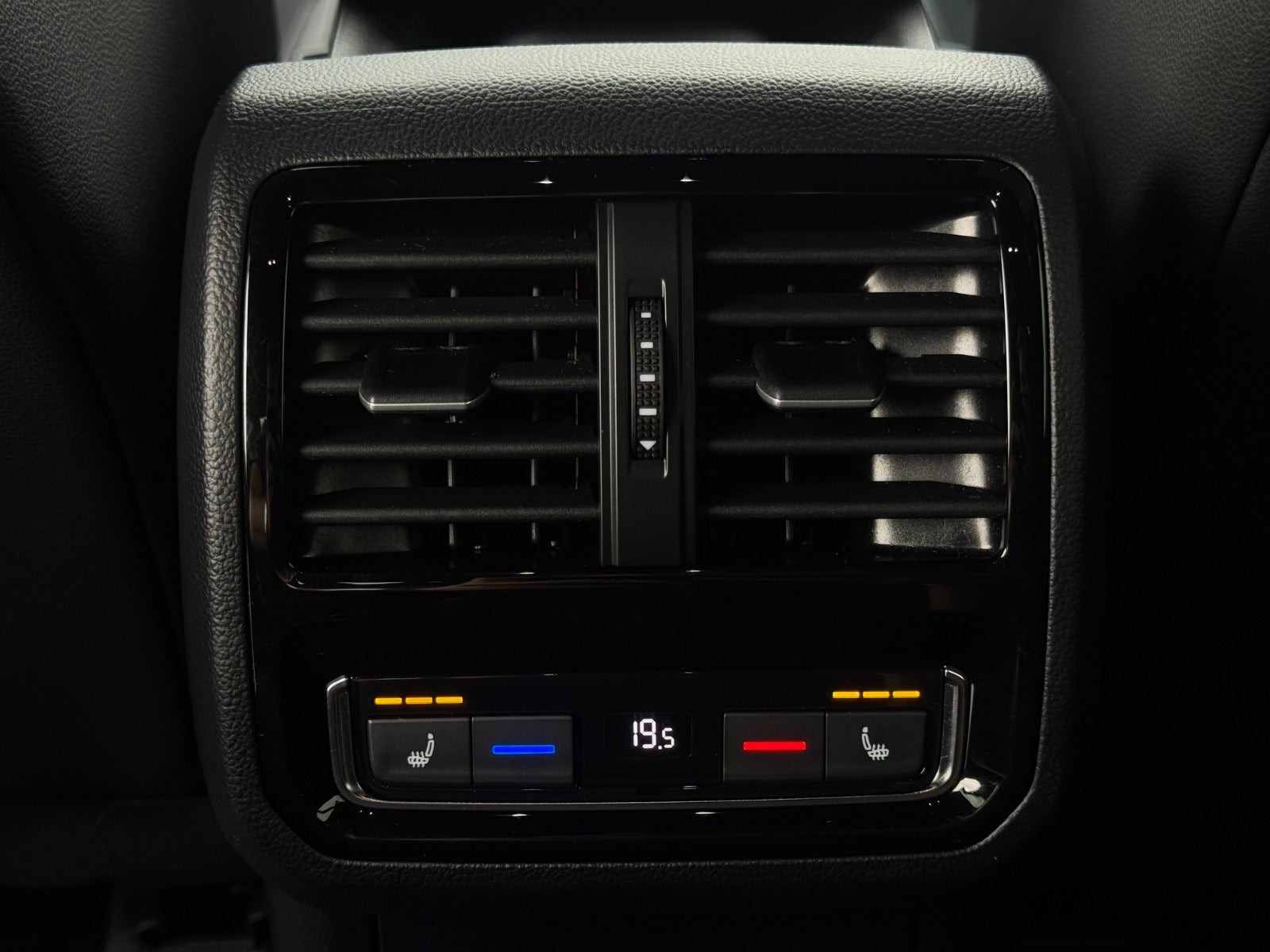 Sølv VW Arteon fra 2018