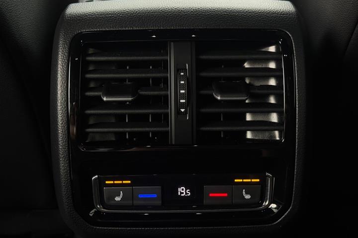 Sølv VW Arteon fra 2018