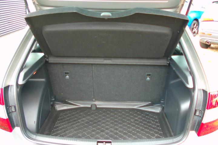 Beige Skoda Rapid fra 2017