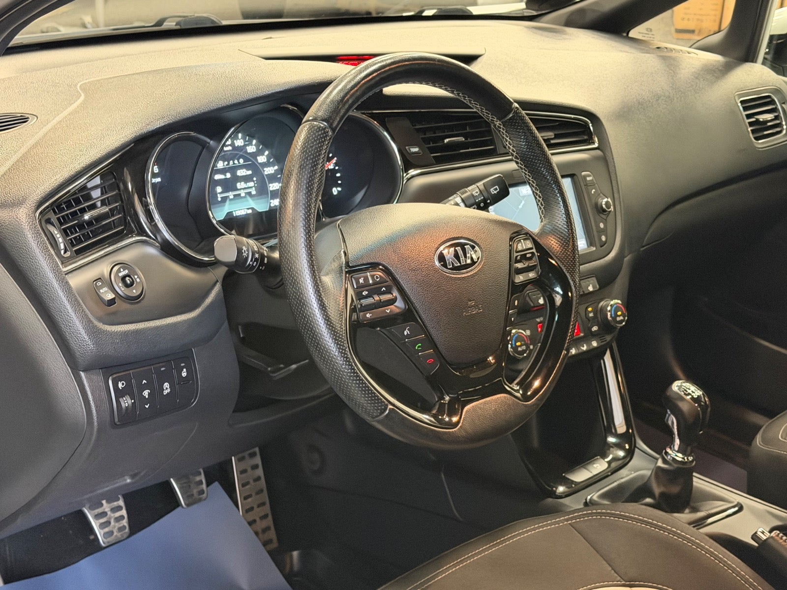 Hvid Kia Ceed fra 2017