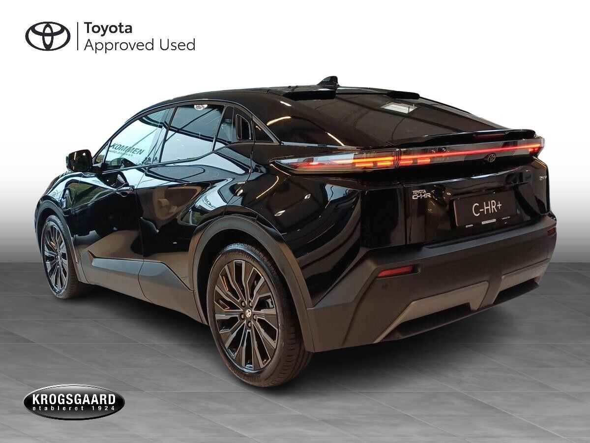 Sort Toyota C-HR+ fra 2025