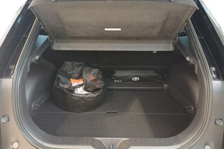 Sort Toyota C-HR+ fra 2025