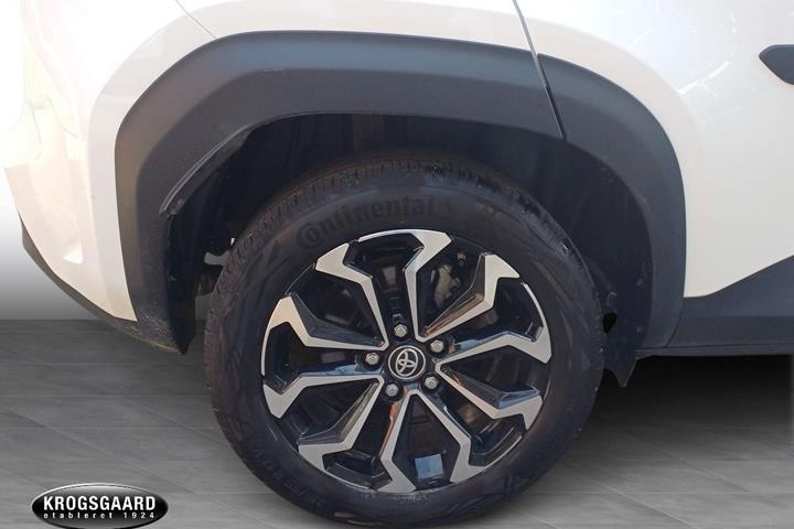 Hvid Toyota Yaris Cross fra 2022