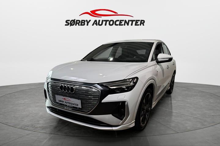 Hvid Audi Q4 e-tron fra 2023 set udefra