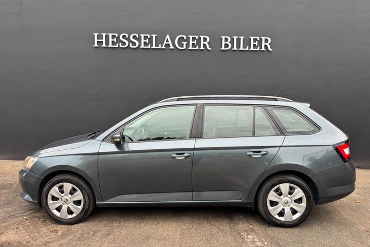 Grå Skoda Fabia fra 2016