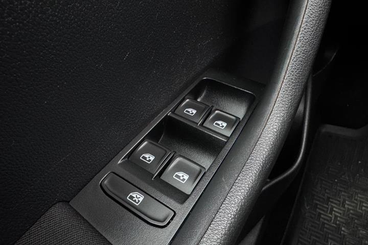 Grå Skoda Fabia fra 2016