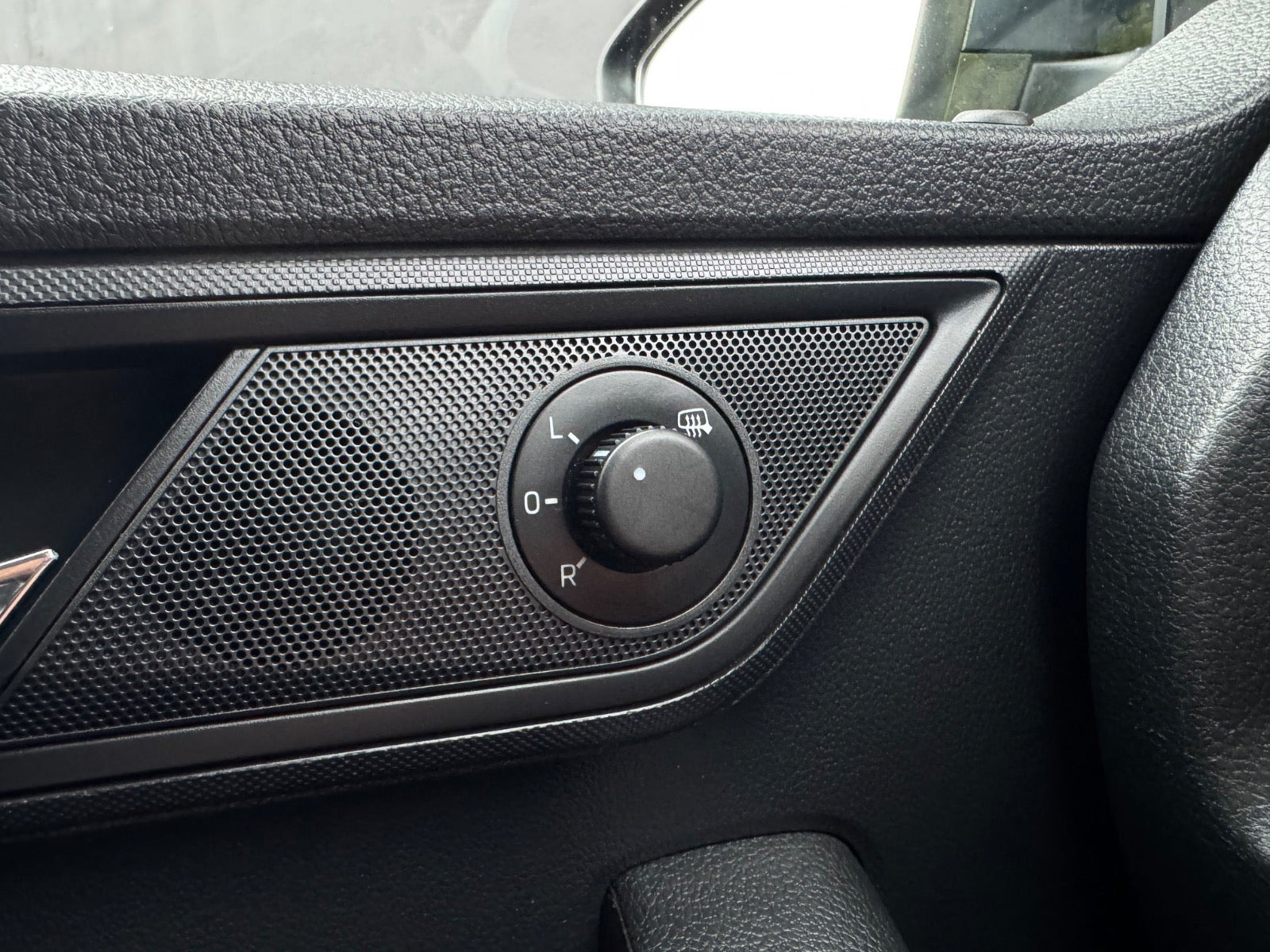 Grå Skoda Fabia fra 2016