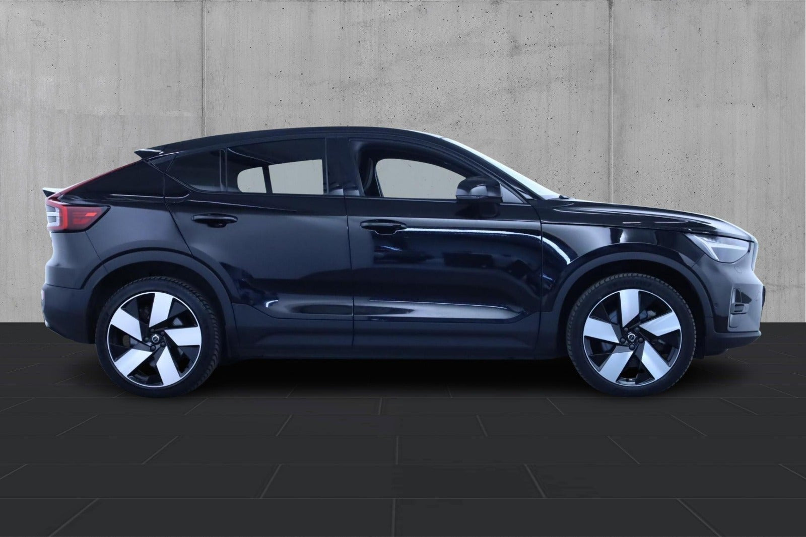 Sort Volvo C40 fra 2023
