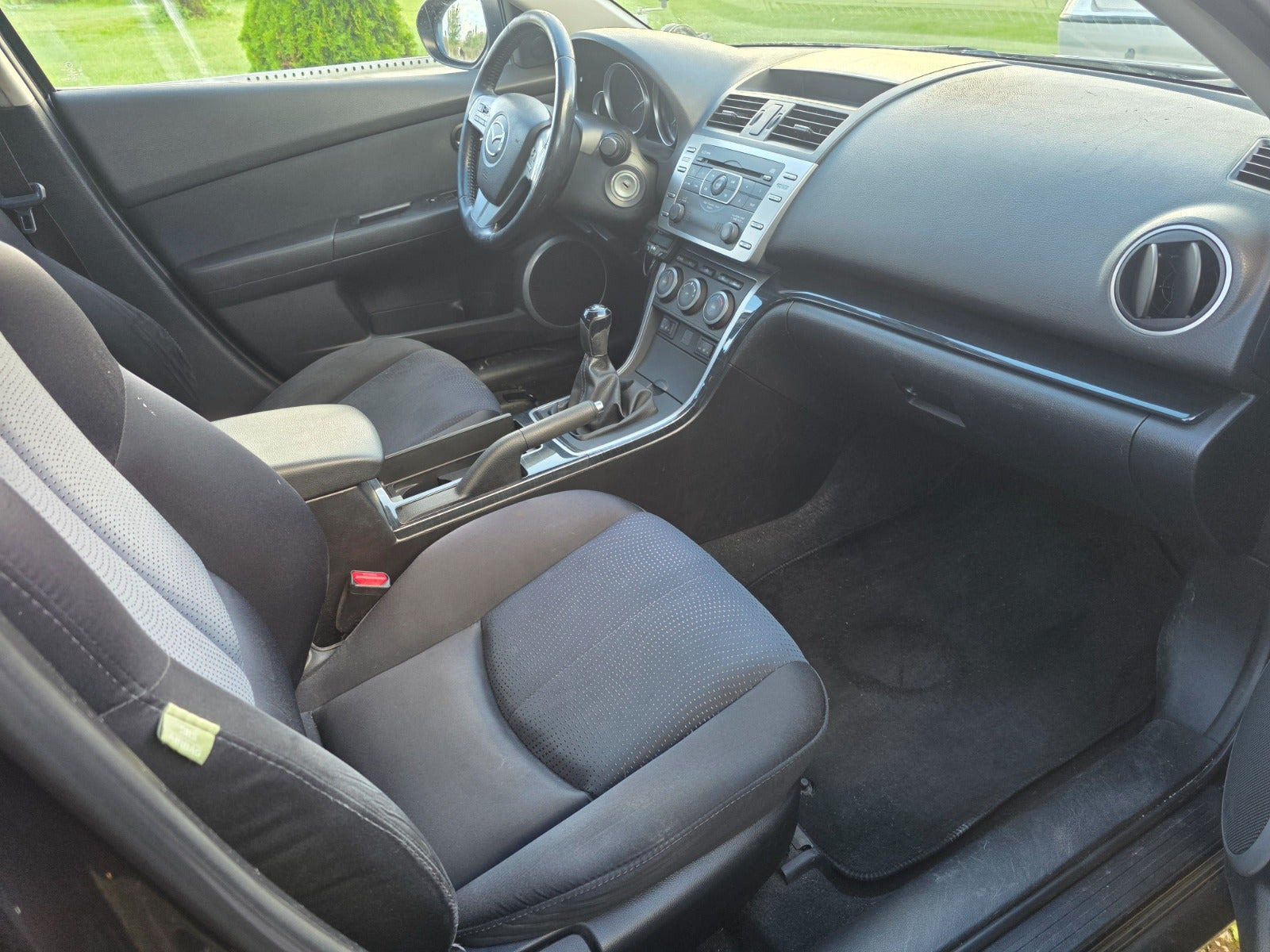 Brun Mazda 6 fra 2008