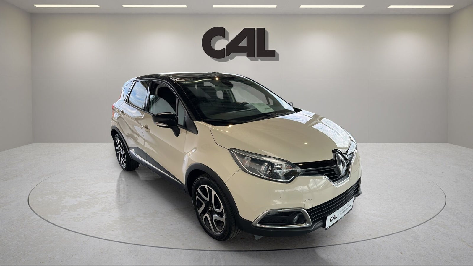 Beige Renault Captur fra 2016