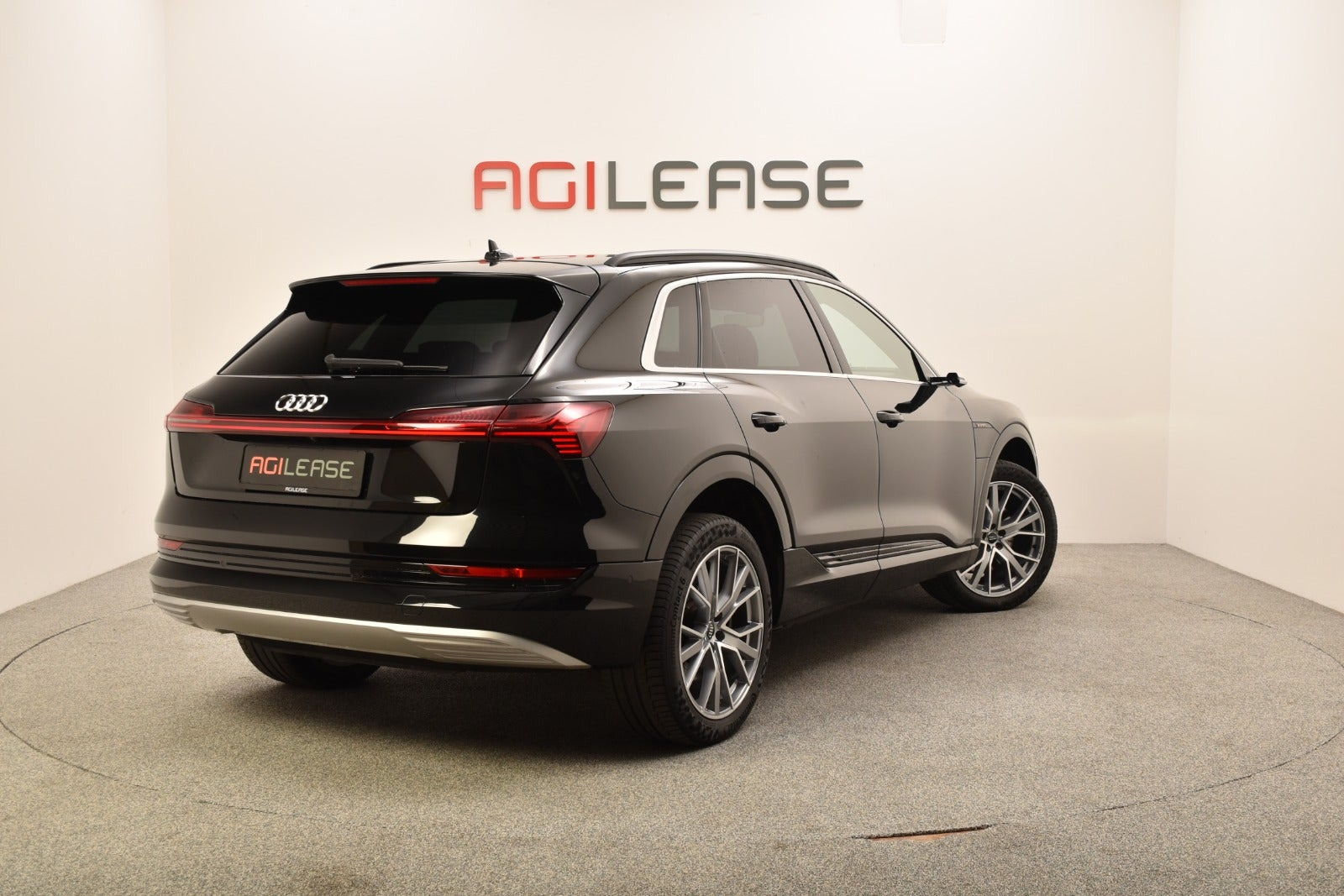 Sort Audi e-tron fra 2020