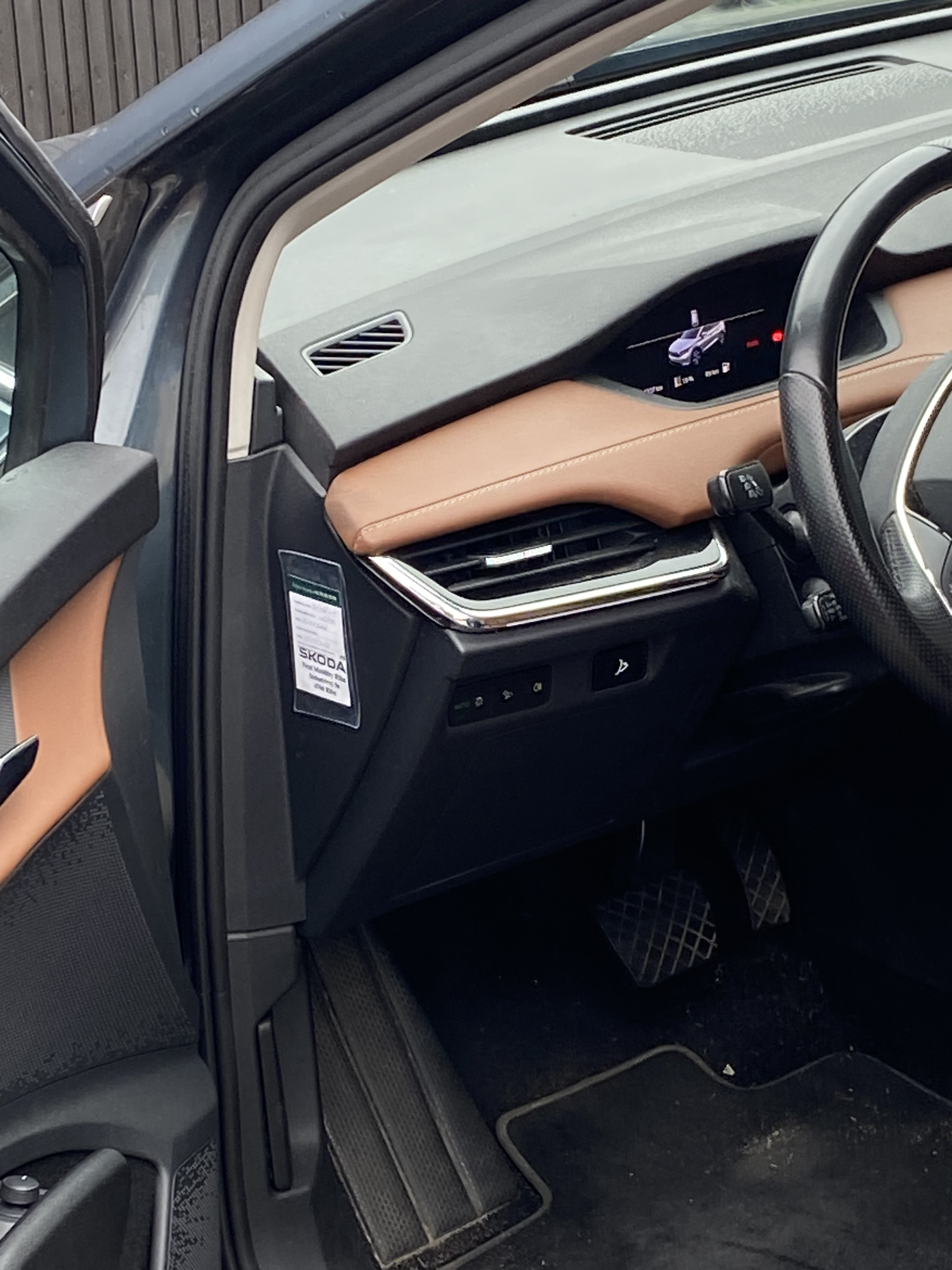 Blå Skoda Enyaq fra 2021
