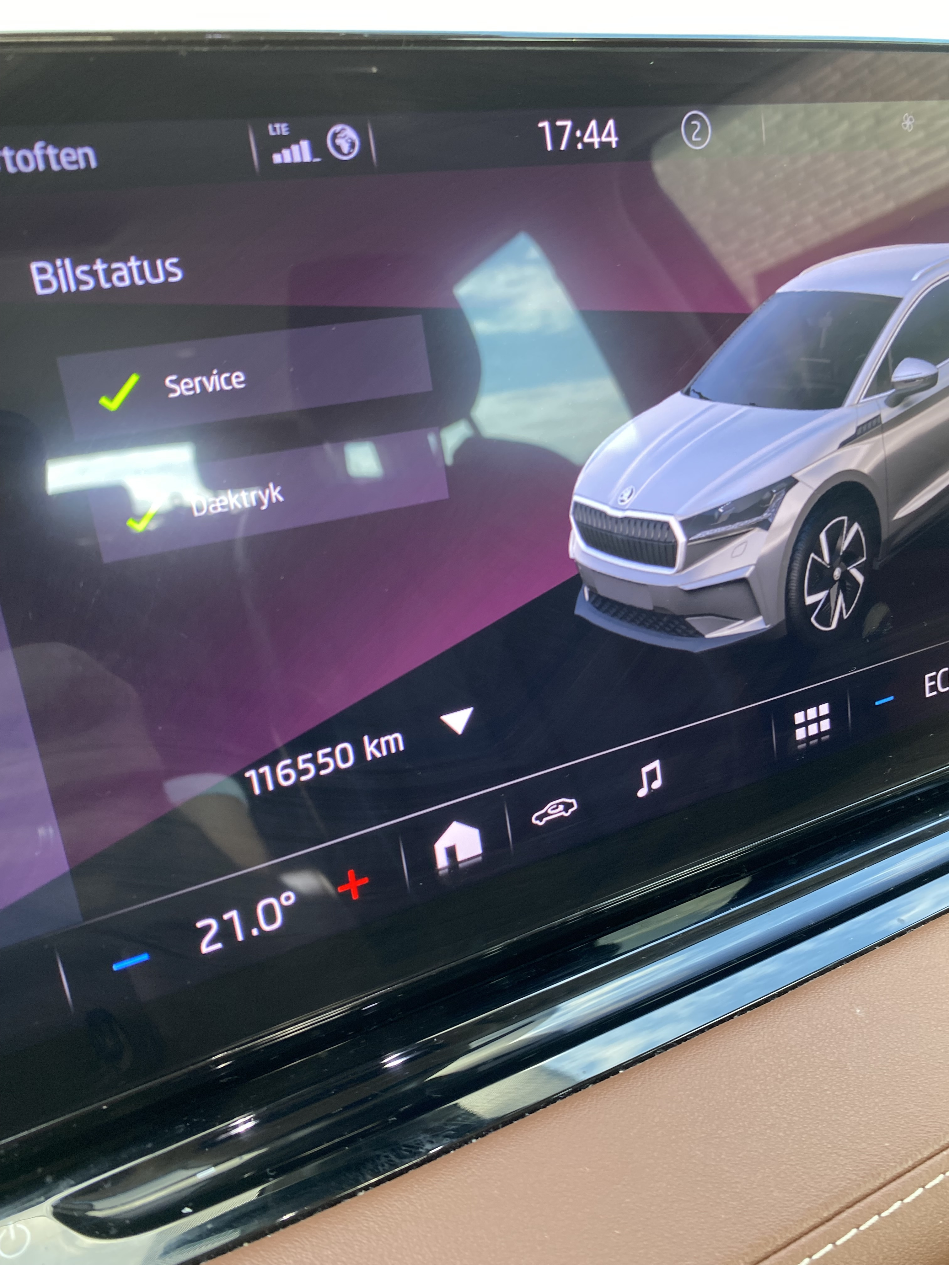Blå Skoda Enyaq fra 2021