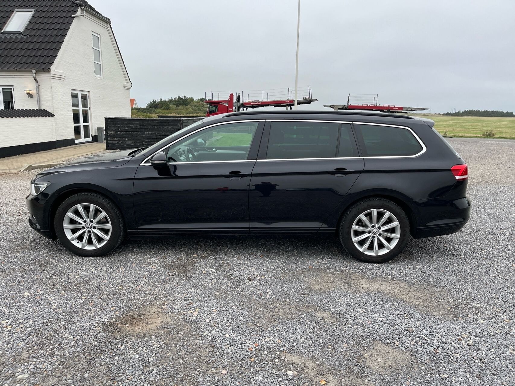 Sort VW Passat fra 2019