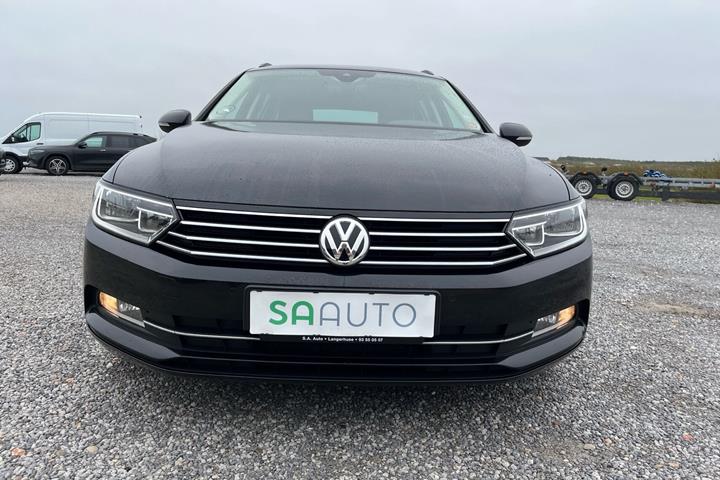 Sort VW Passat fra 2019