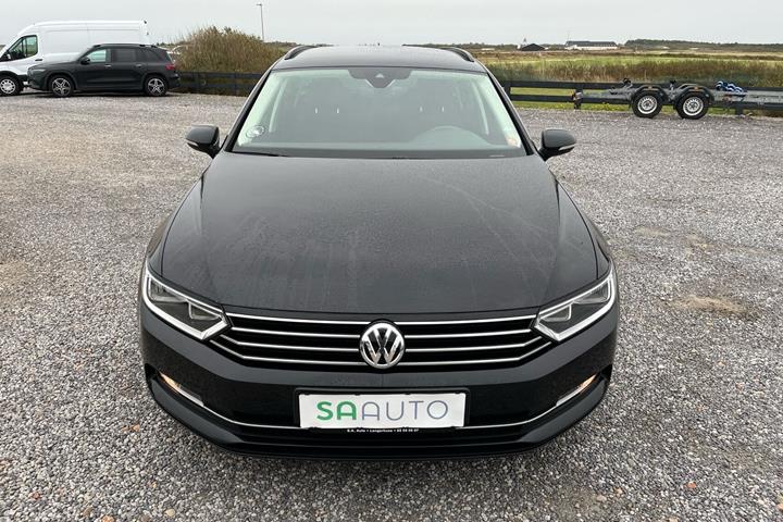 Sort VW Passat fra 2019