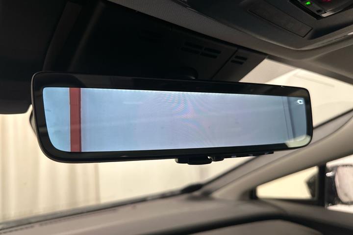 Sort Toyota Prius Plug-in fra 2024