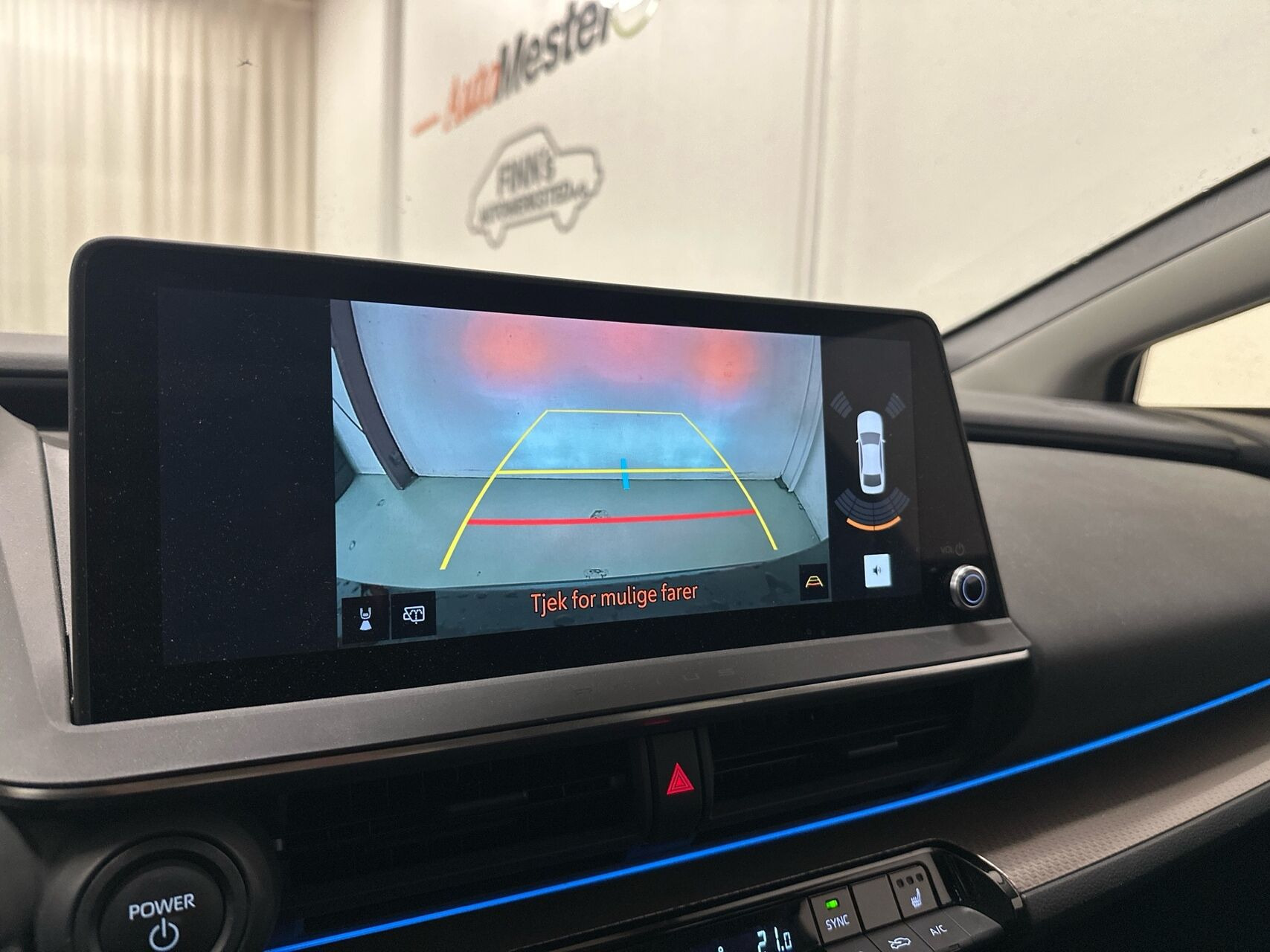 Sort Toyota Prius Plug-in fra 2024