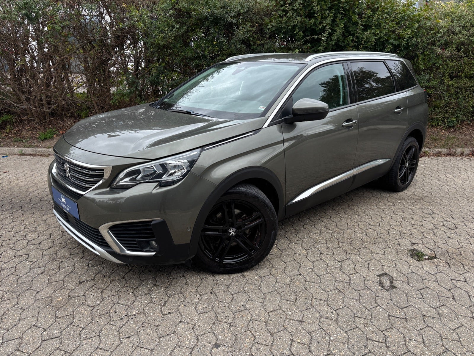 Peugeot 5008 1,2 e-THP 130 Allure EAT6 7prs