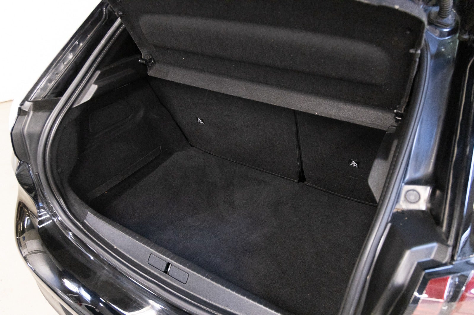 Sort Peugeot 208 fra 2021
