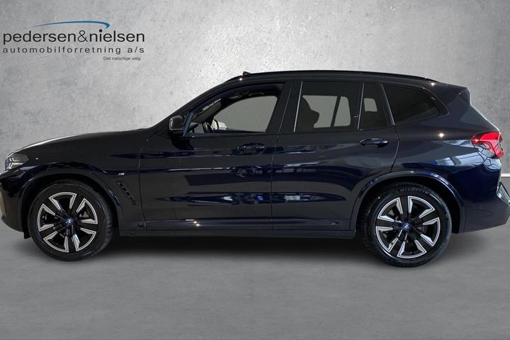 Sort BMW iX3 fra 2025