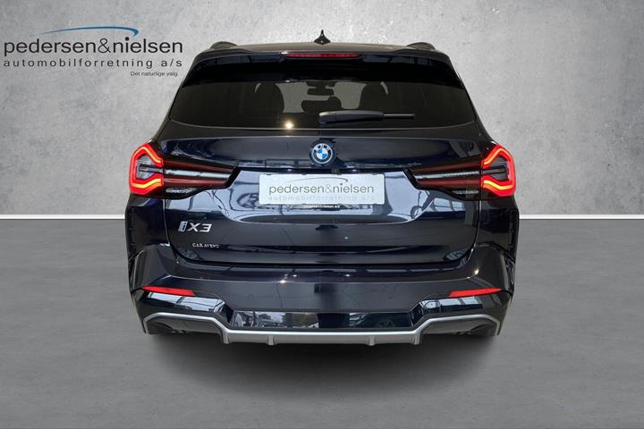 Sort BMW iX3 fra 2025