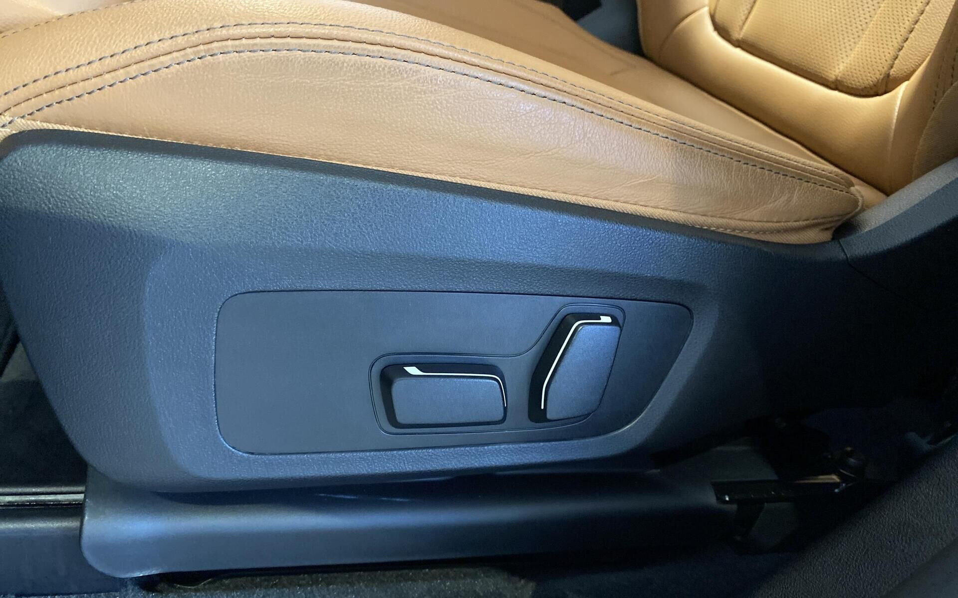 Sort BMW iX3 fra 2025