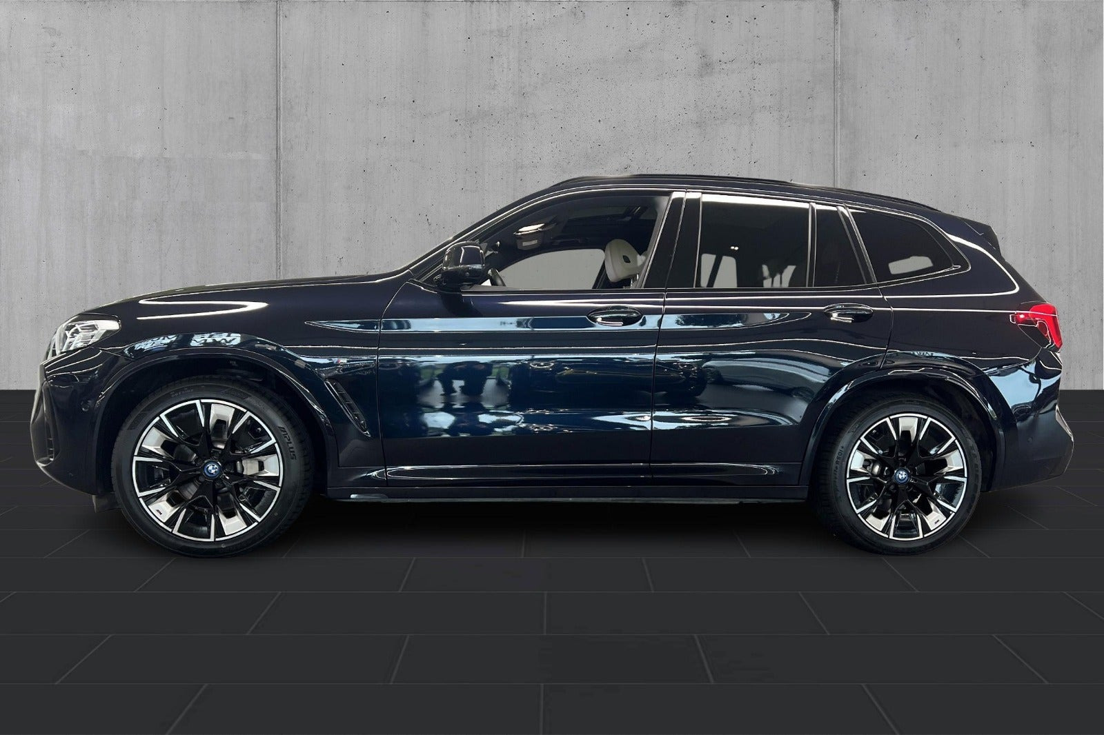 Sort BMW iX3 fra 2022
