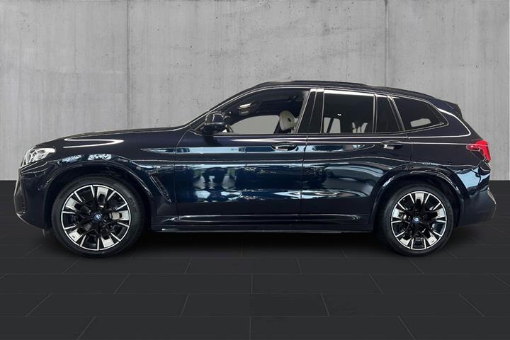 Sort BMW iX3 fra 2022