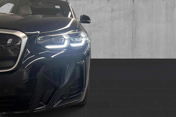 Sort BMW iX3 fra 2022