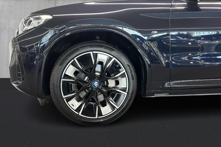 Sort BMW iX3 fra 2022