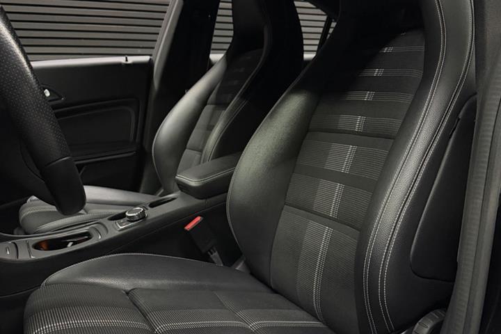 Sort Mercedes CLA200 d fra 2016