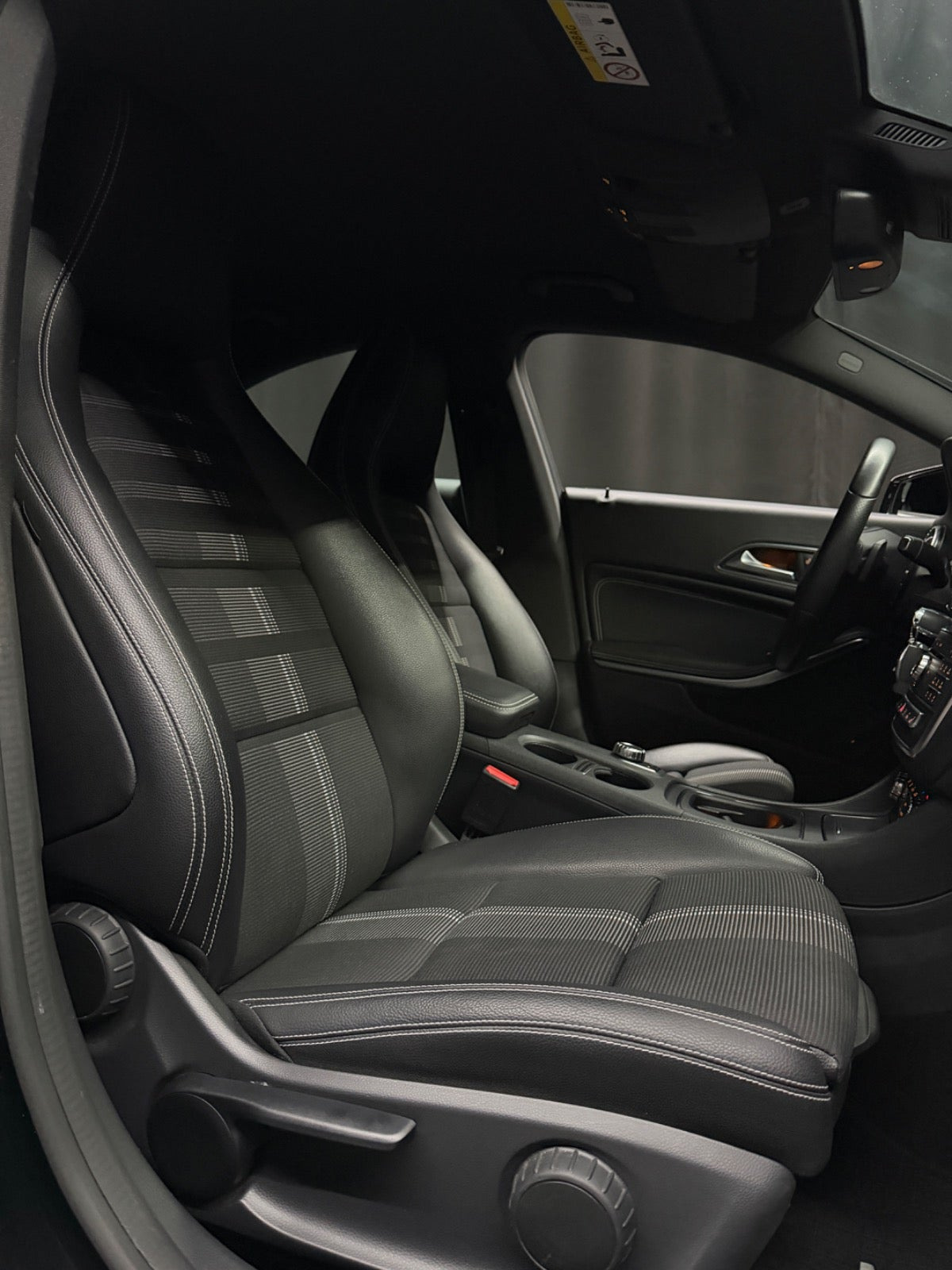 Sort Mercedes CLA200 d fra 2016