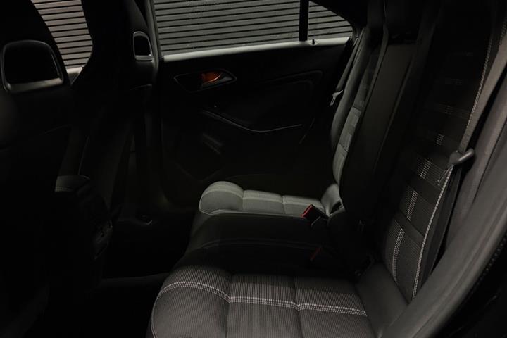 Sort Mercedes CLA200 d fra 2016