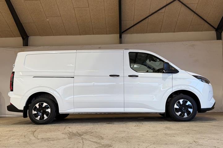 Hvid Ford E-Transit Custom 340 L2 fra 2025