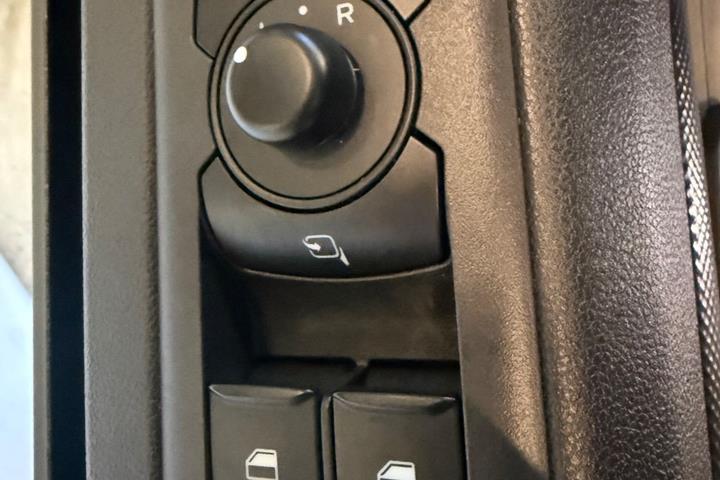 Hvid Ford E-Transit Custom 340 L2 fra 2025
