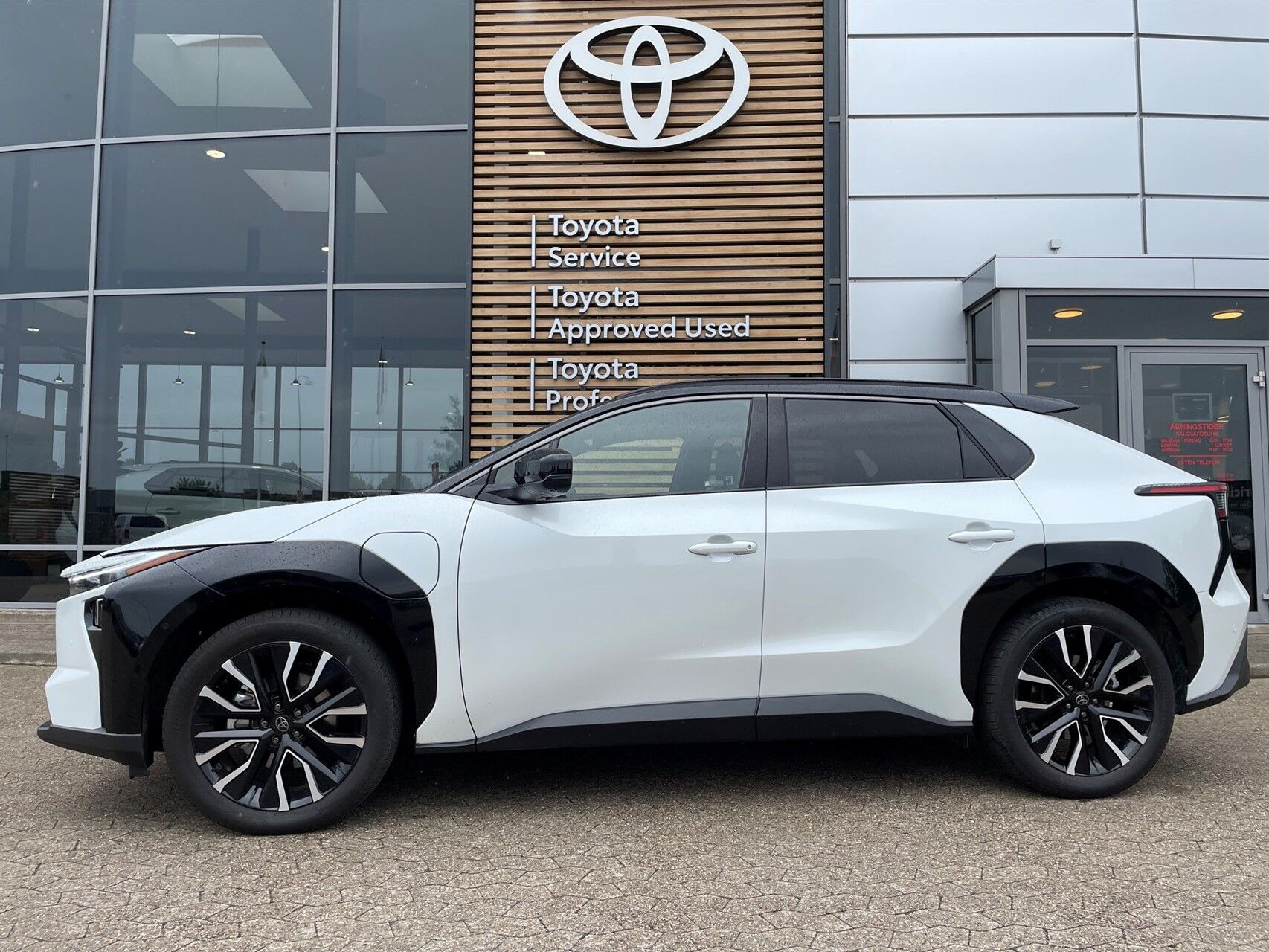 Toyota BZ4X EL Executive Panorama AWD 343HK 5d Aut.