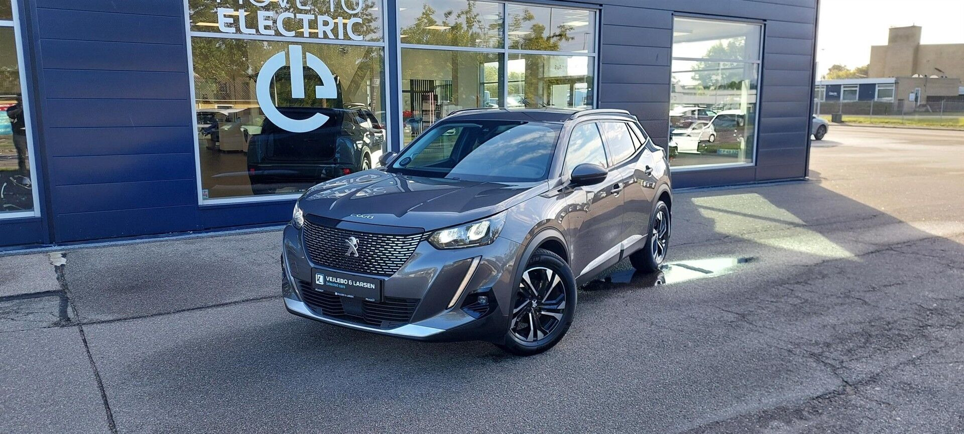 Peugeot 2008 1,2 PureTech Platin Sport 130HK 5d