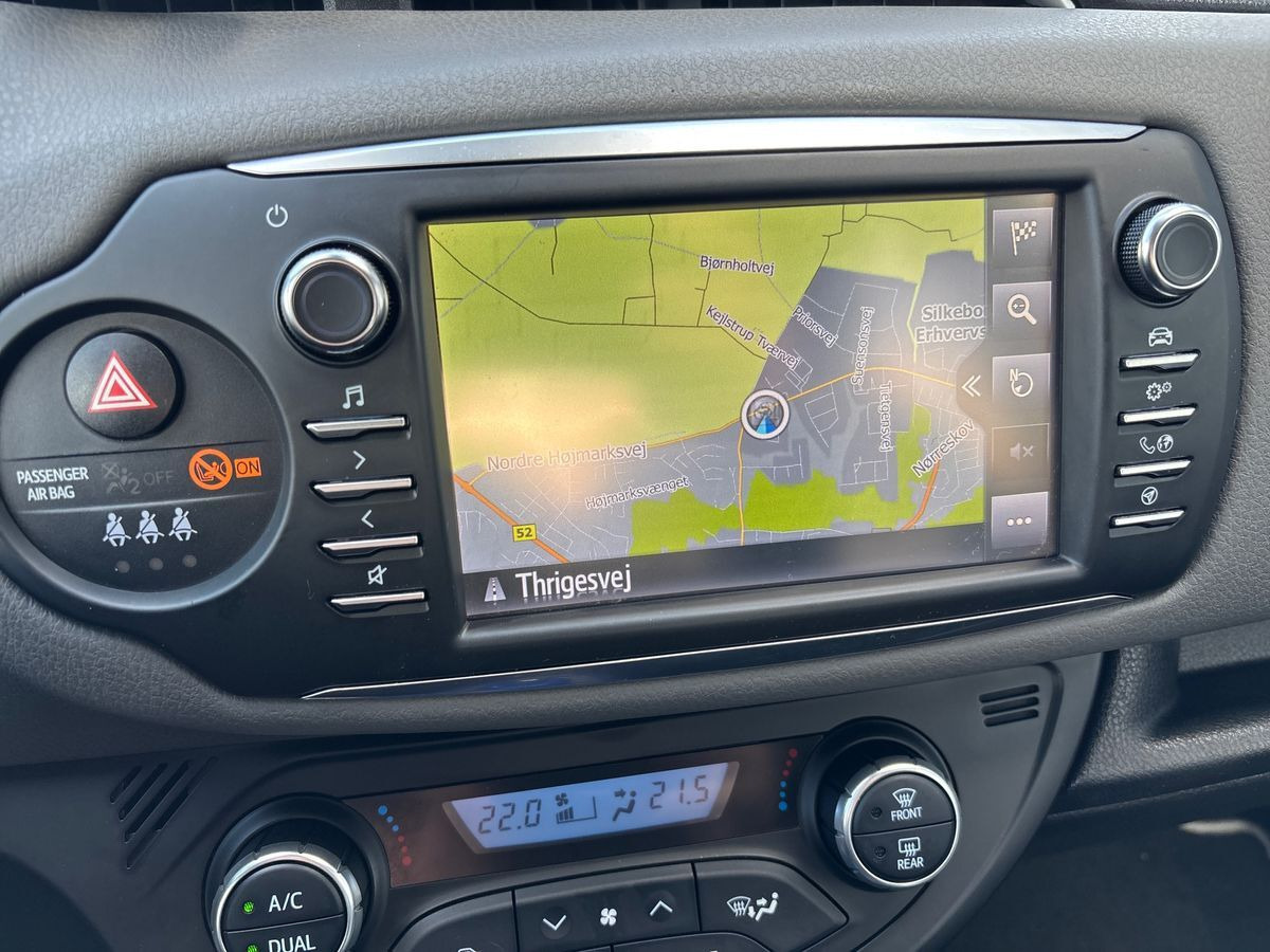 Sort Toyota Yaris fra 2017