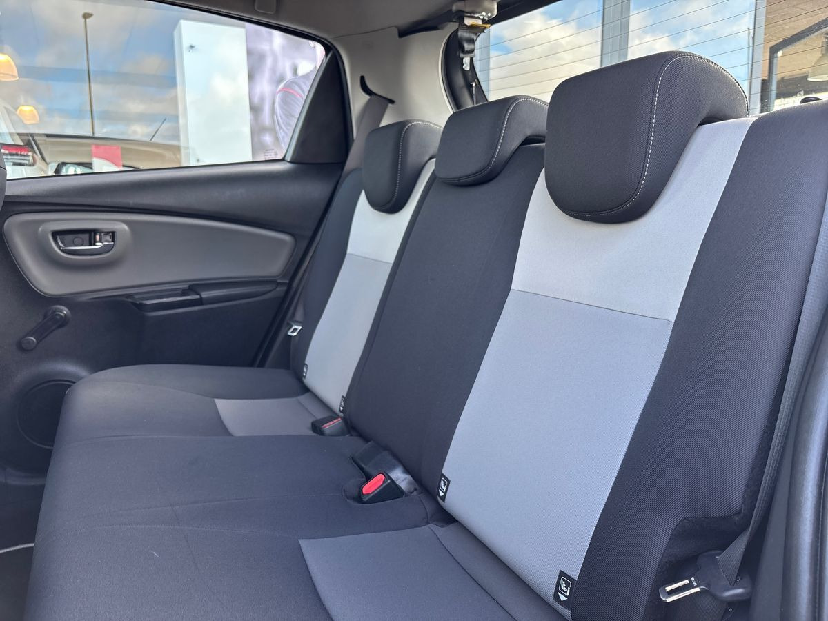 Sort Toyota Yaris fra 2017