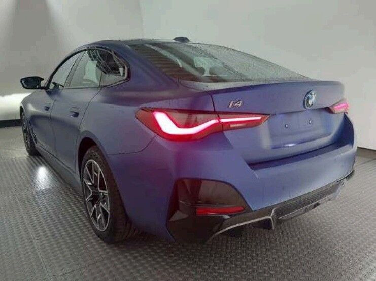 Blå BMW i4 fra 2022