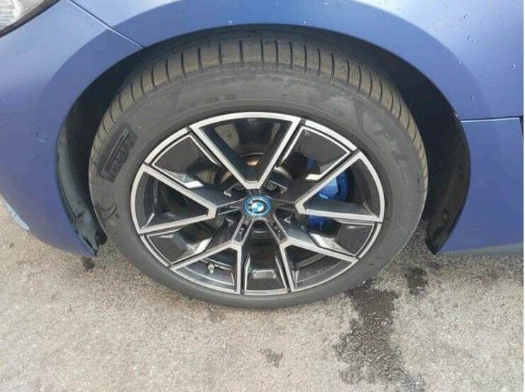Blå BMW i4 fra 2022