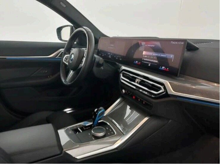 Blå BMW i4 fra 2022