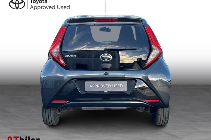 Grå Toyota Aygo fra 2020